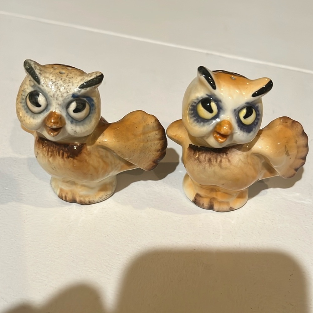 Vintage salt and pepper shaker owl, Japan